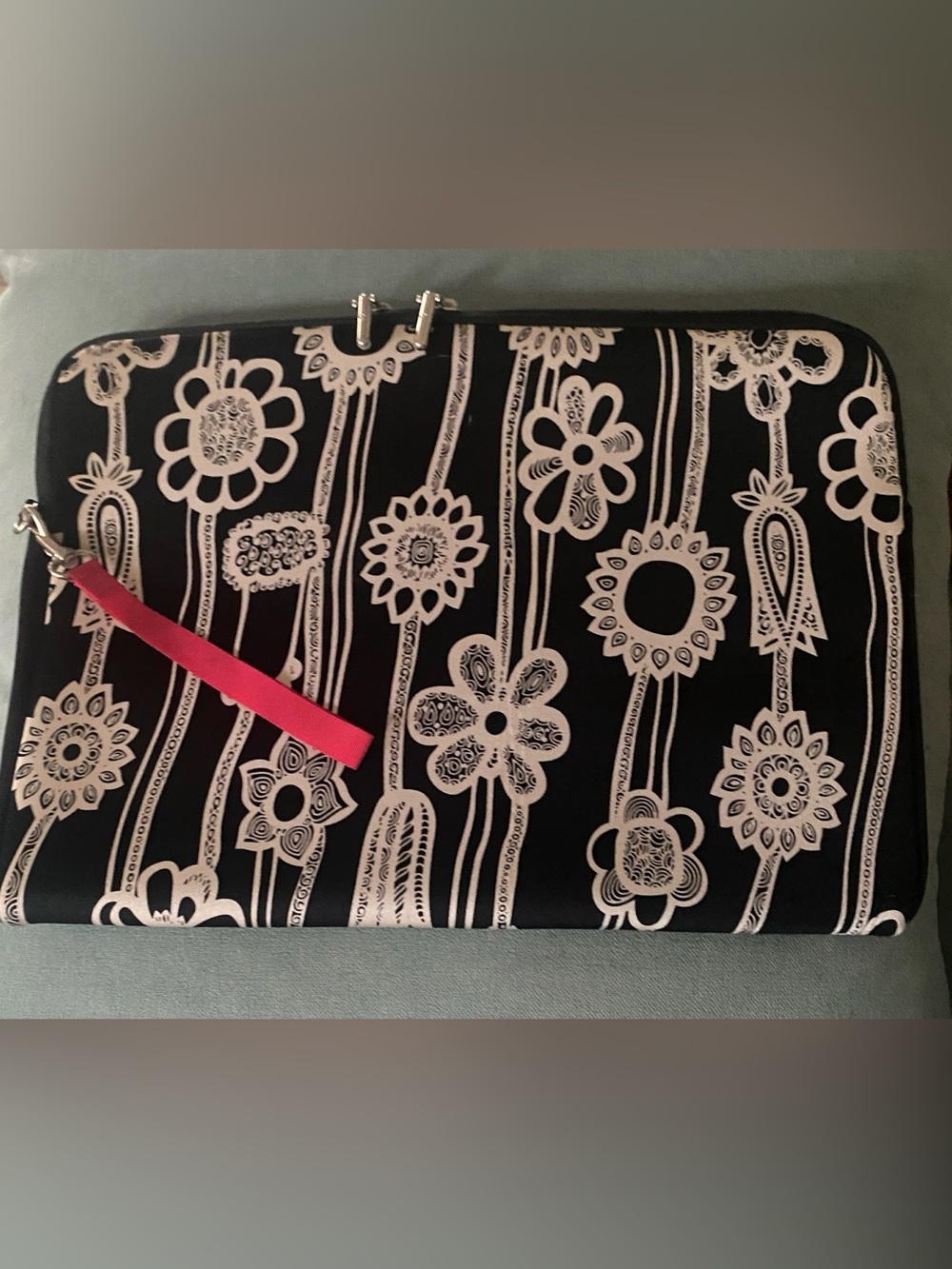 Samsonite 15" Laptop Sleeve Black White Modern Floral Fuchsia Pink Lining